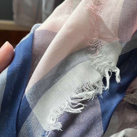 Scarf/wrap - Picture 3 of 3